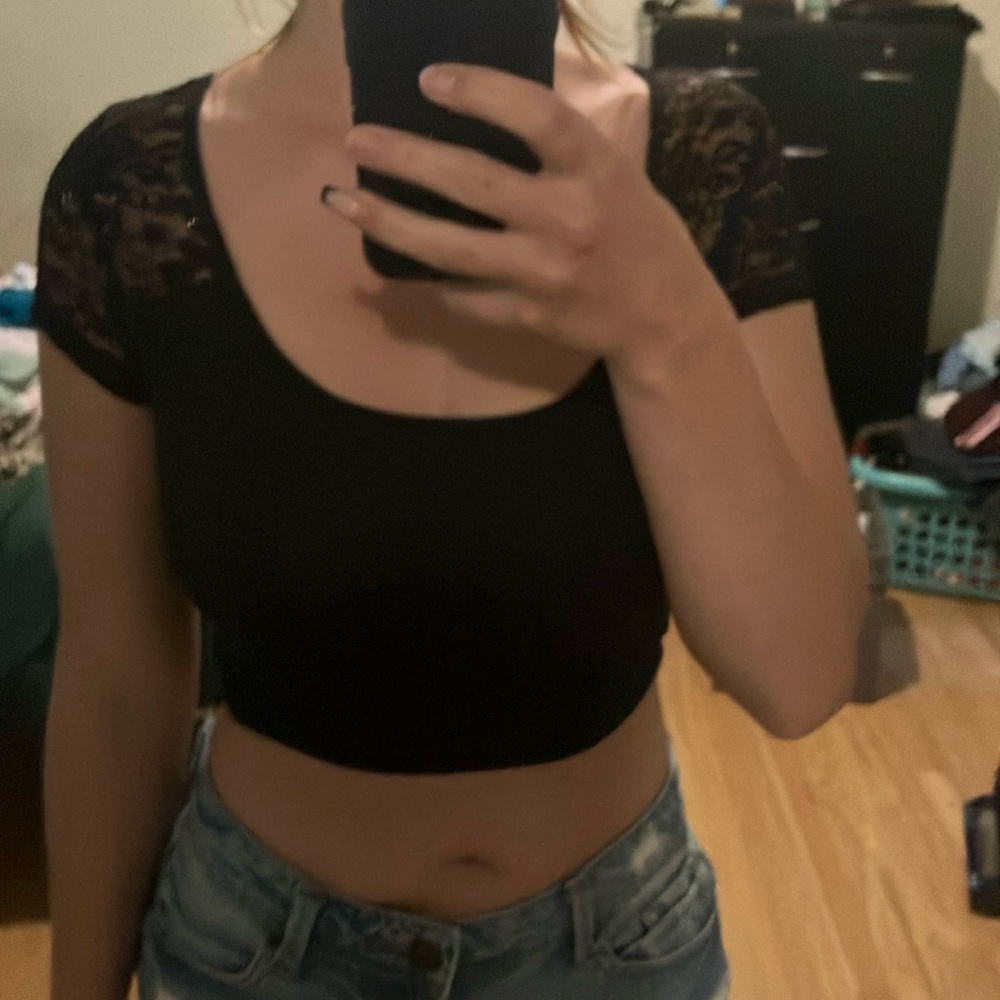 Elegant Black Lace Sleeve Crop Top
